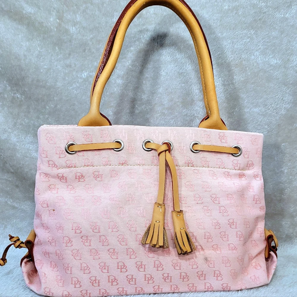 Beautiful Authentic Vintage Dooney & Bourke Tote Handbag